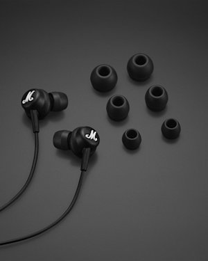 Mode USB-C with different sizes of ear tips