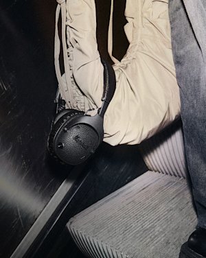 OVER-EAR HEADPHONES
