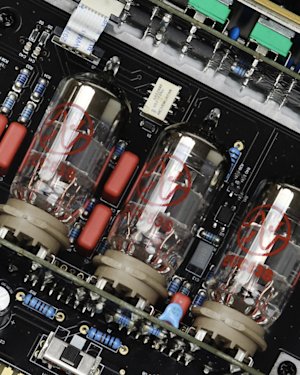 Pour la première fois, Synergy présente son architecture avancée de modules à trois tubes.