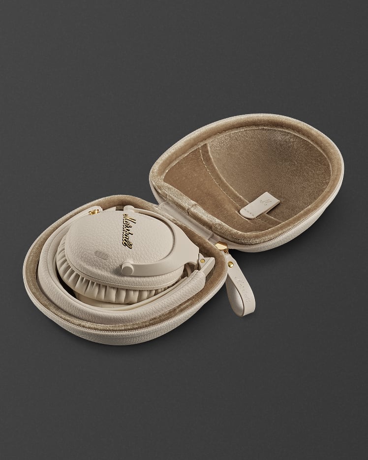 Monitor III A.N.C in cream inside it's case