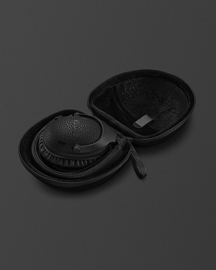 Monitor III A.N.C. in Pitch Black in it's case