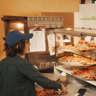 An employee at the F&F pizzeria