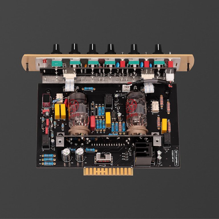 The full electric circuit inside the Marshall JMP Synergy Preamp Module