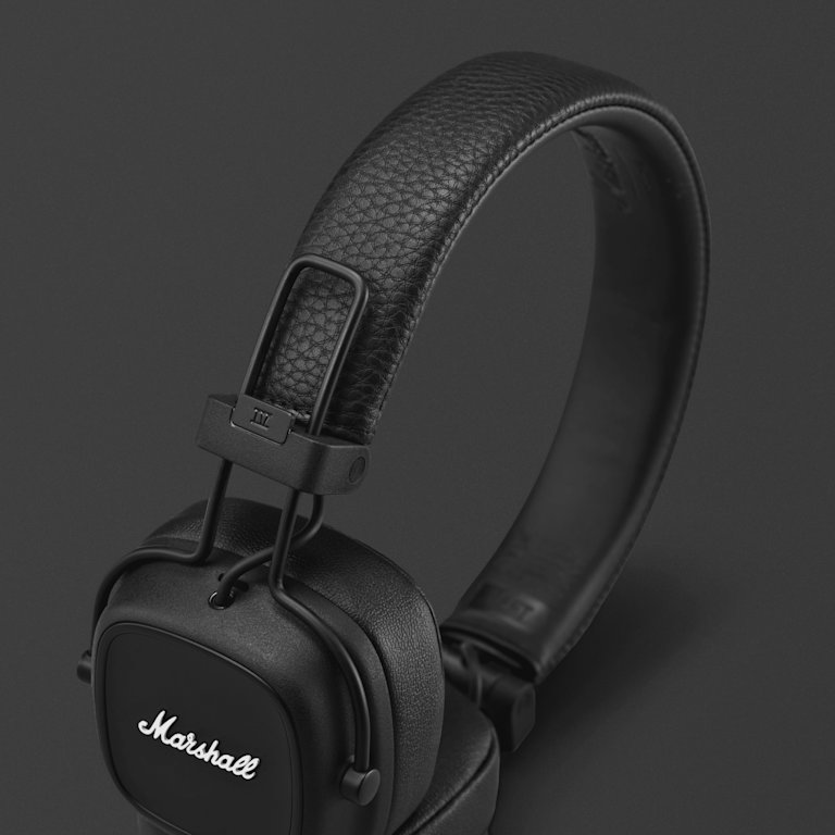 MAJOR IV black headphones from Marshall