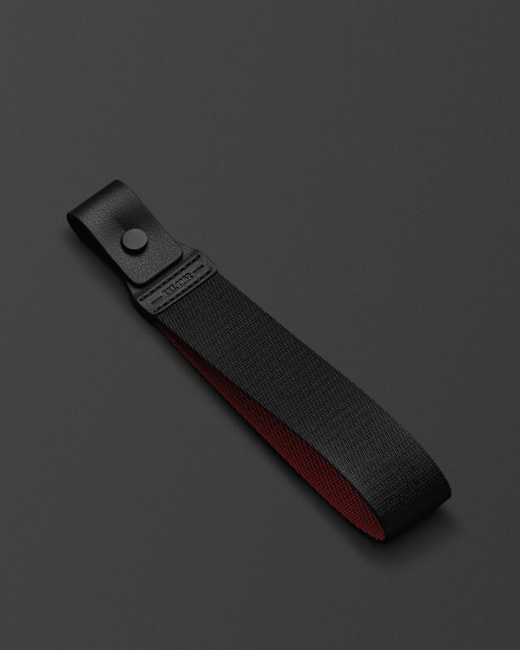 Close up of Middleton II Black and Brass Strap.