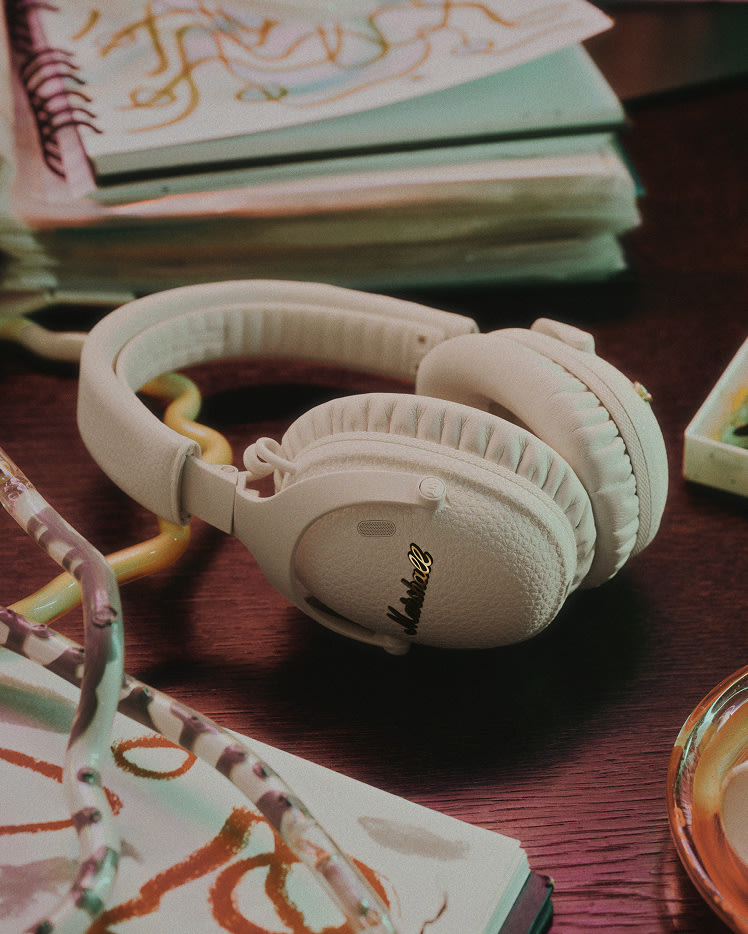 Monitor III A.N.C. in cream laying on a table