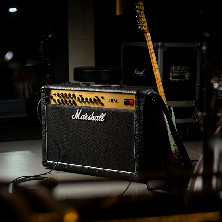 Marshall JVM205C in the studio