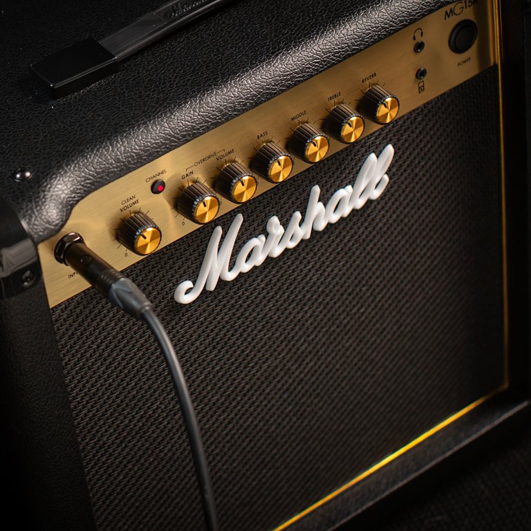 Vista superior izquierda del Marshall MG15GR Combo.