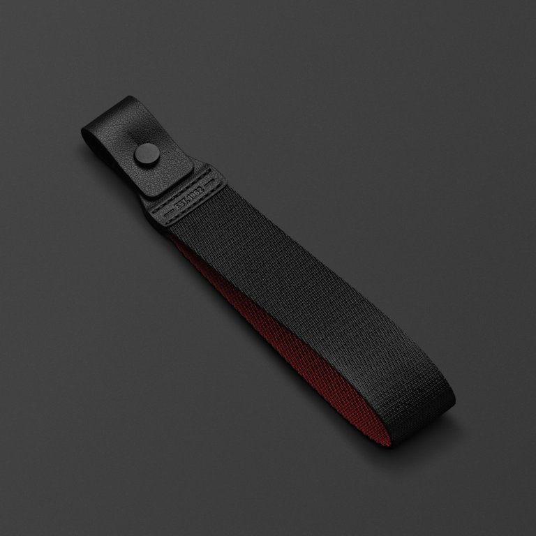 Close up of Middleton II Black and Brass Strap.