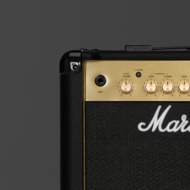 Parte superior izquierda del Marshall MG15GR Combo.