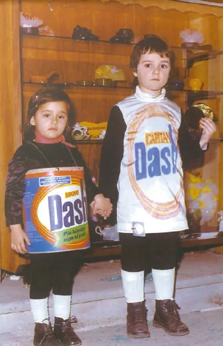 Dash diventa un’icona negli anni ‘70: i bambini indossano vestiti che imitano il prodotto