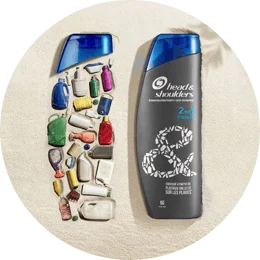 Un flacone di shampoo realizzato con il 25% di plastica riciclata raccolta sulle spiagge