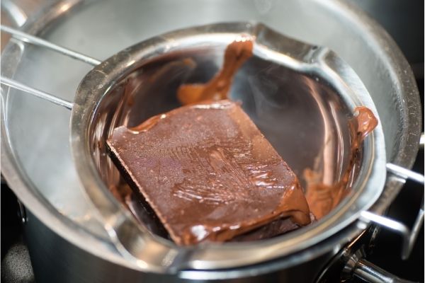 topienie czekolady