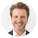 Simon Schäfer-Stradowsky, Geschäftsführer des Instituts für Klimaschutz, Energie und Mobilität (IKEM)
