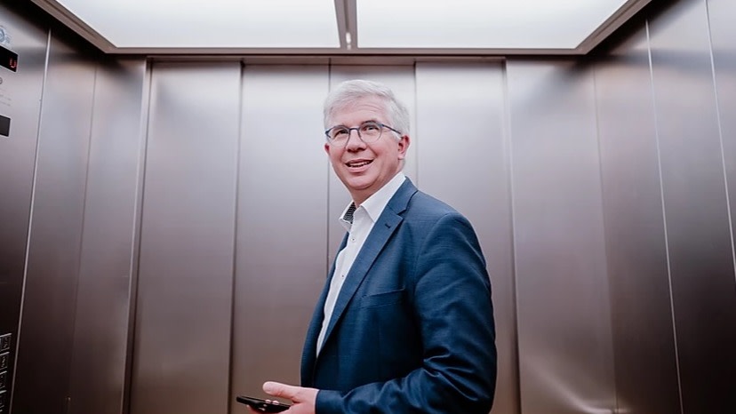 Andrew Ullmann Uniklinik