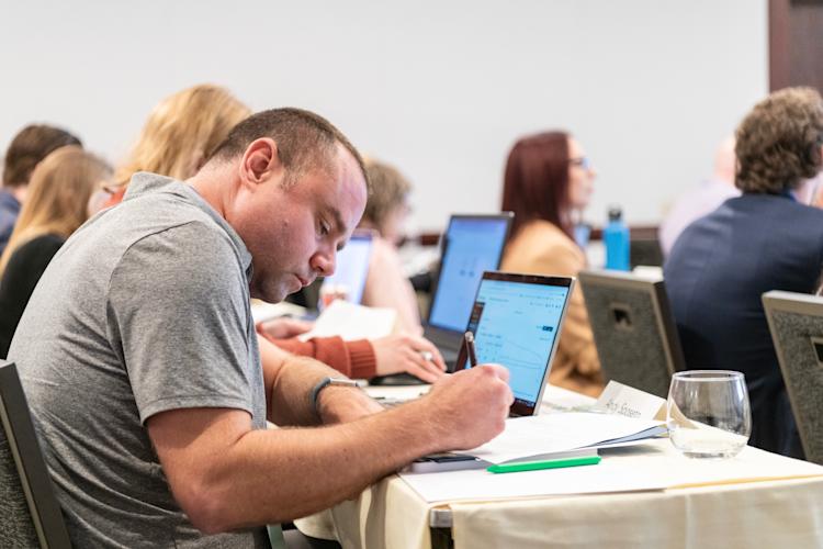 top-use-cases-gen-ai-blog-card