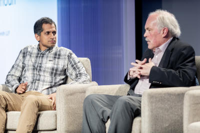Gordon Calhoun (right) discusses generative AI with Everlaw Founder and CEO AJ Shankar at Everlaw Summit.