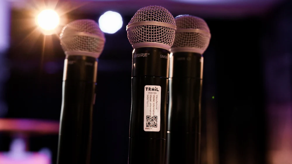Microphones with asset labels