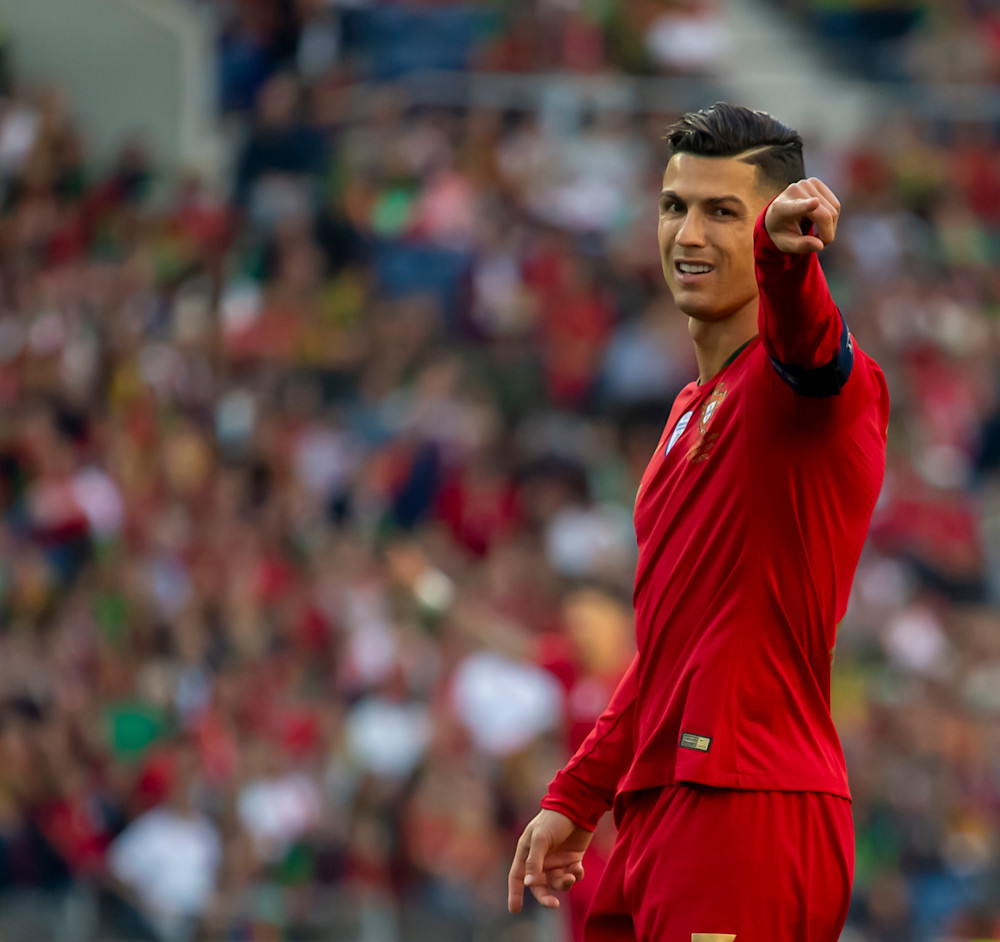 Mit der portugiesischen Nationalmannschaft gewann Cristiano Ronaldo 2016 die Europameisterschaft (Bild: picture alliance / ATP / Stanley Anthony)