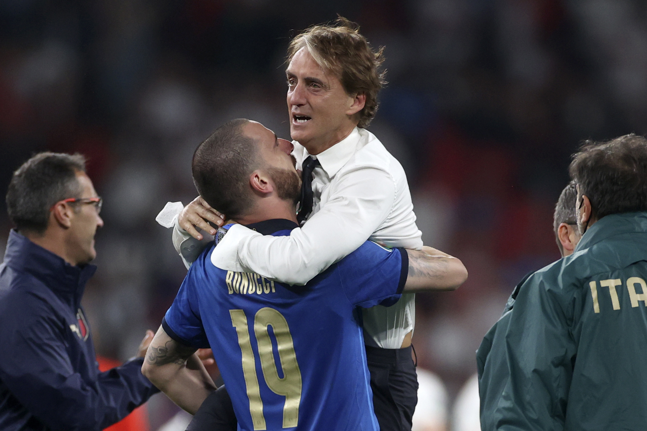 Nationaltrainer Roberto Mancini hat eine besondere Mannschaft geformt. (Bild: picture alliance / ASSOCIATED PRESS | Carl Recine)