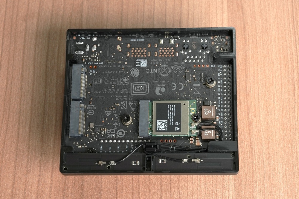 Jetson orin nano super本体裏面