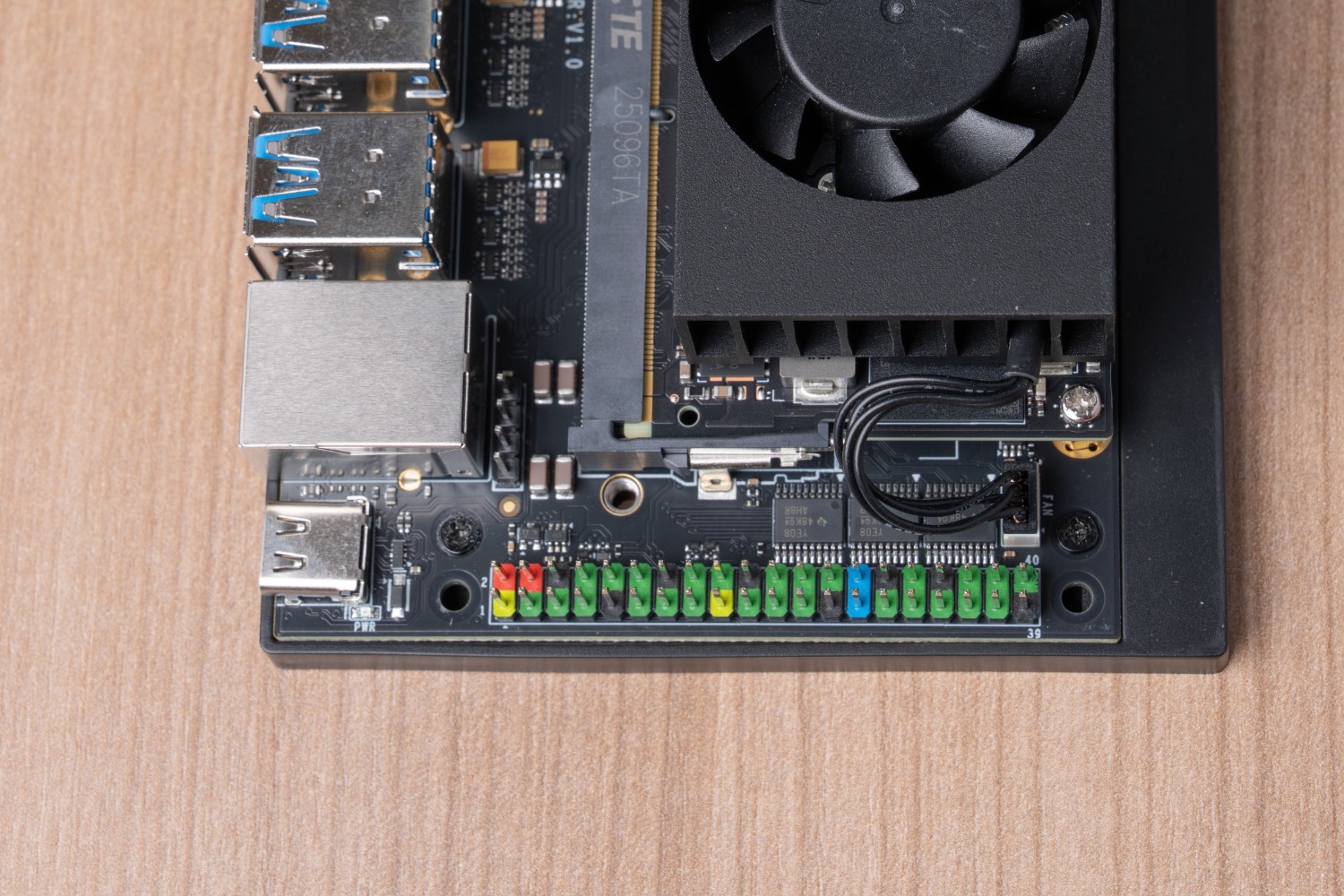 40 ピンヘッダー