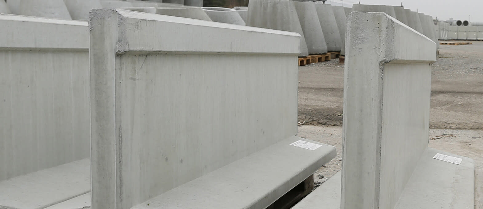 Wasserbau Amphibienleitsystemelemente vor der Auslieferung.
