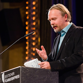 Ralf Wienrich, nominiert in der Kategorie „Komposition Audiovisuelle Medien“(© Jessen Mordlust) Ralf Wienrich, nominiert in der Kategorie „Komposition Audiovisuelle Medien“(© Jessen Mordlust)