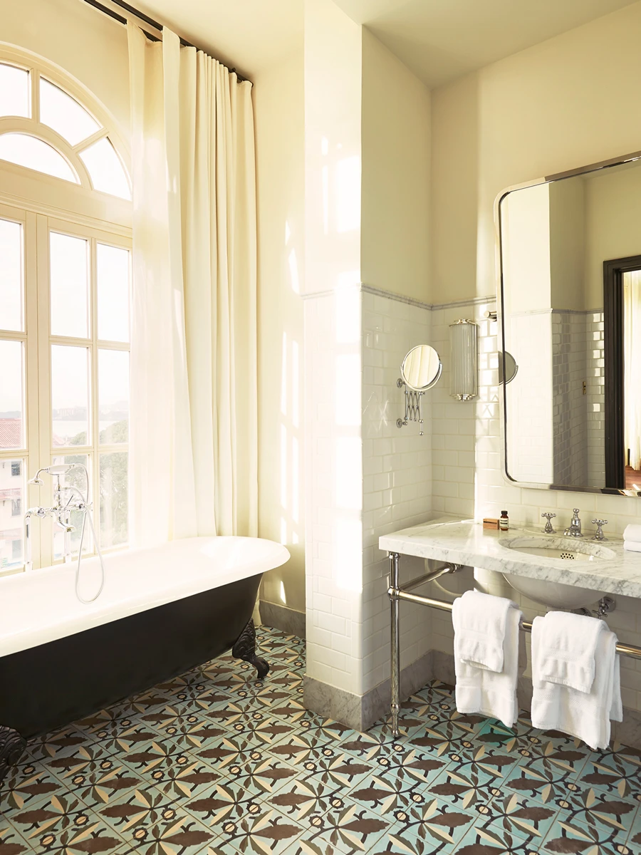 AmericanTradeHotel 12L