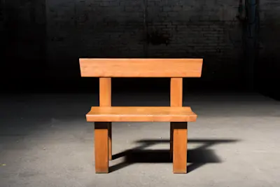 S35F Straight-back bench.