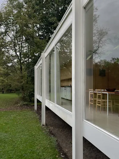 The rhythm looking down the side of the Farnsworth House.