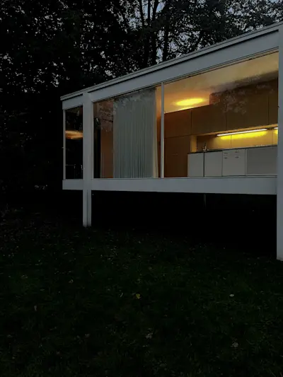 White horizontals and verticals becoming abstract again as the sun goes down.