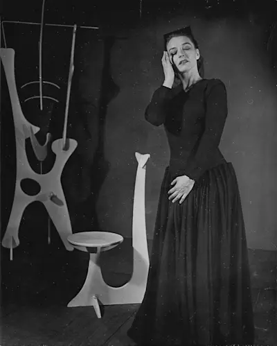 The Noguchi Museum Archives, 01576. Photo: Arnold Eagle. ©The Isamu Noguchi Foundation and Garden Museum, New York / ARS