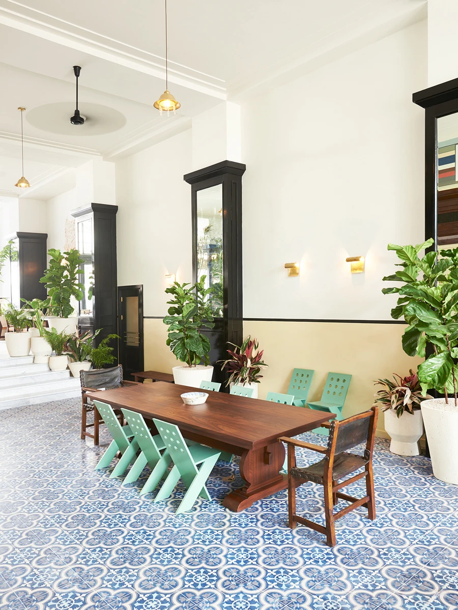 AmericanTradeHotel 3R