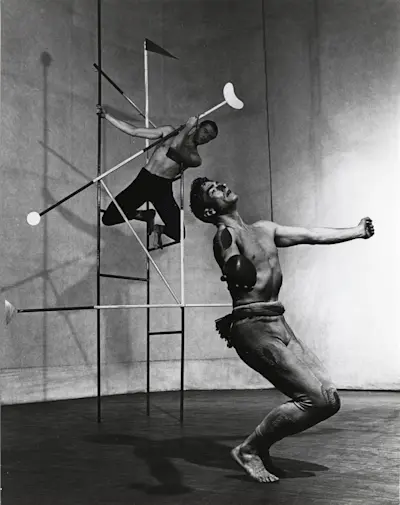 The Noguchi Museum Archives, 01660. Photo: Philippe Halsman. ©The Isamu Noguchi Foundation and Garden Museum, New York / ARS