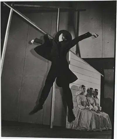 The Noguchi Museum Archives, 01572. Photo: Arnold Eagle. ©The Isamu Noguchi Foundation and Garden Museum, New York / ARS