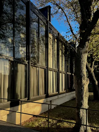 IIT Campus. The trusses run the depth of the building and eliminate the need for any internal columns or supporting elements. This enabled a "future-proof" building.