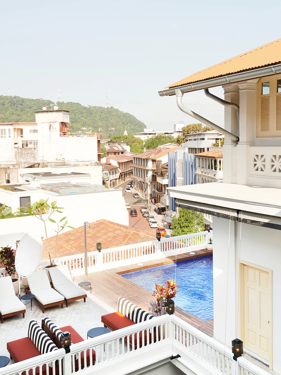 AmericanTradeHotel 8R