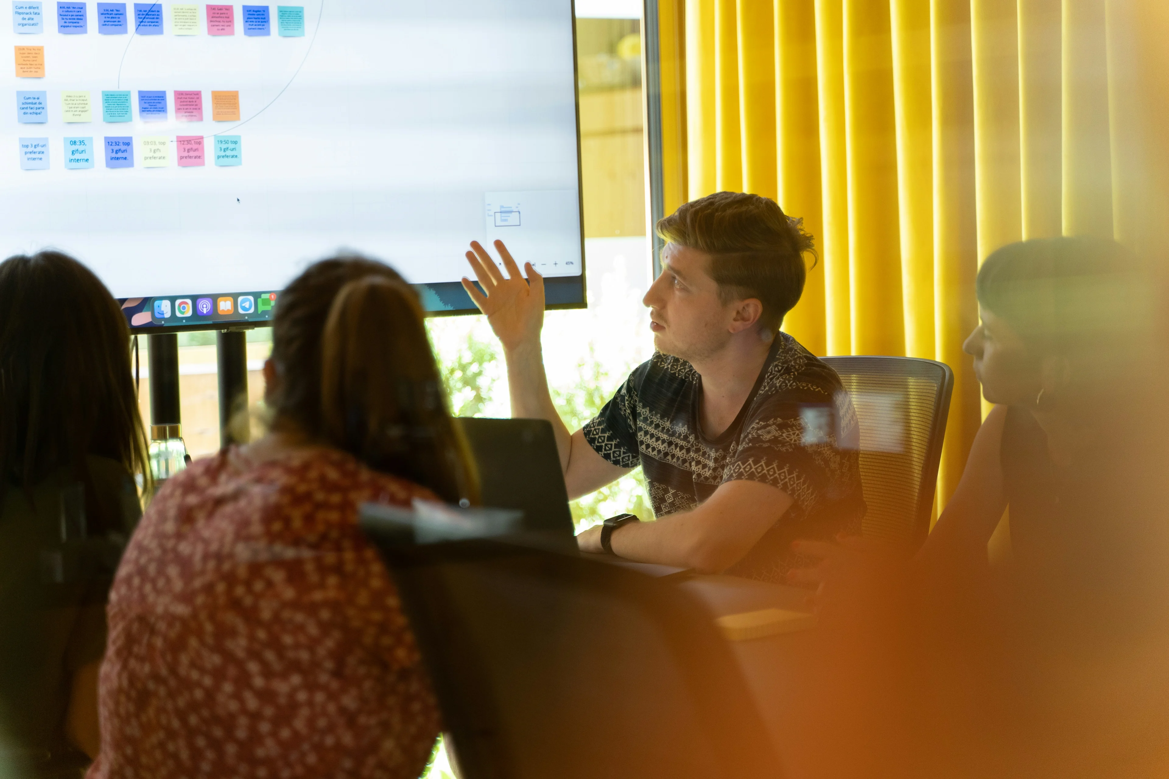 How to Deliver a Winning Sales Pitch to Retailers: 10 Expert Tips