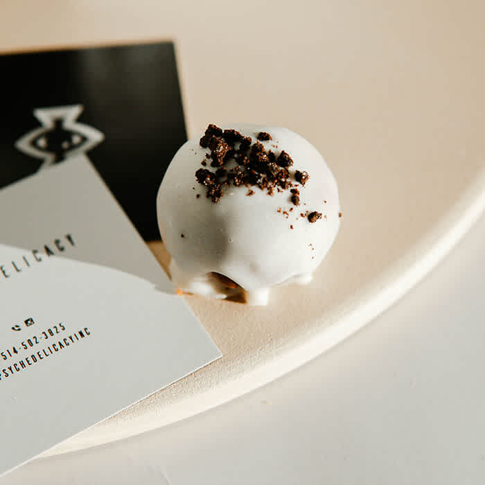 Easy recipe to make a delicious vanilla ice cream.