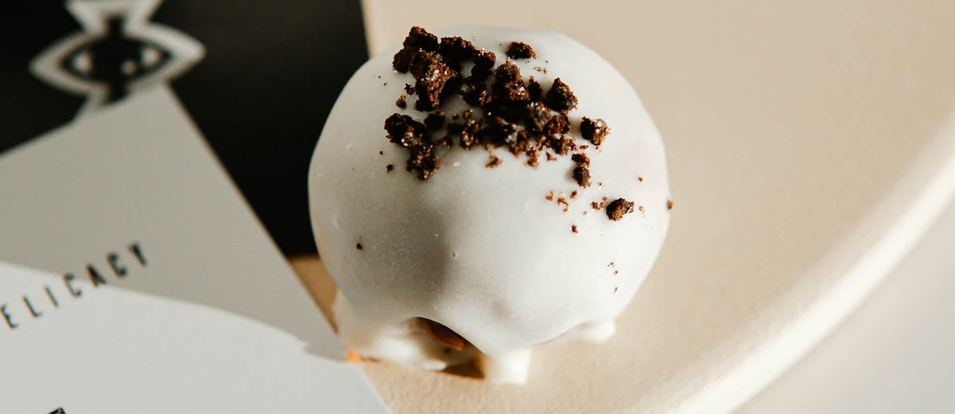 Easy recipe to make a delicious vanilla ice cream.