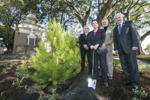 Deputy Lord Mayor of Sydney Robyn Kemmis, Lord Mayor of Sydney Clover Moore, Ted McKeown, President of the Glebe Society and John Haines, State Vice President NSW RSL at the commemorative planting.