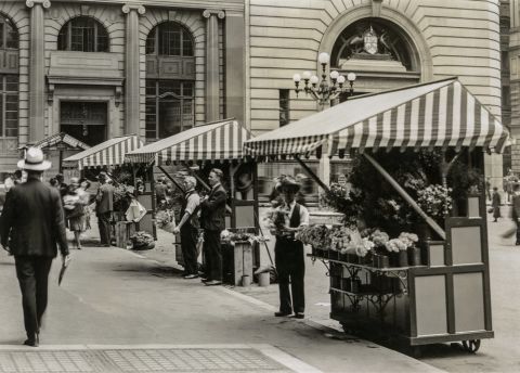 Flower stands, Martin Place, Sydney, 1933 (City of Sydney Archives, A-00018622)