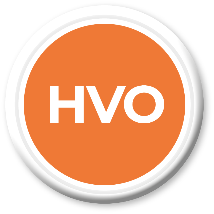 Plaquette de produit HVO 100 de pistolets de distribution dans les stations-service AGROLA sont orange.