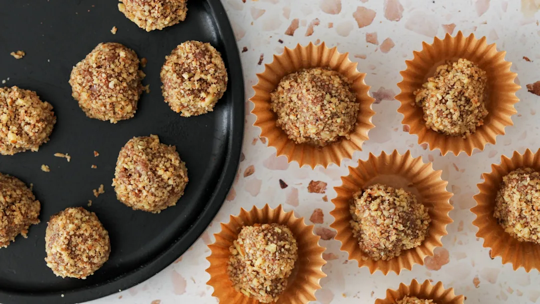 low-carb-chocolate-bourbon-balls