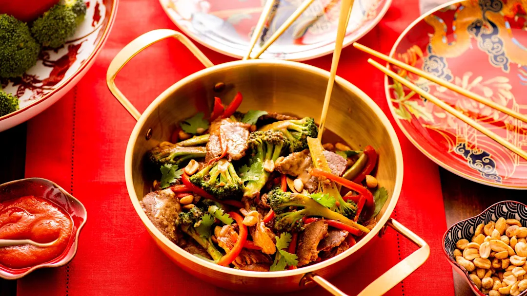 keto-steak-and-broccoli-stir-fry-with-peanut-sauce