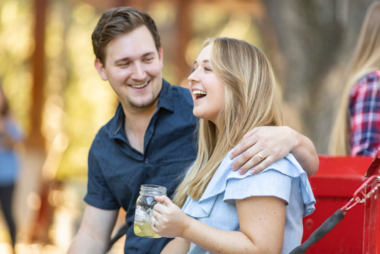 Couple_Laughing