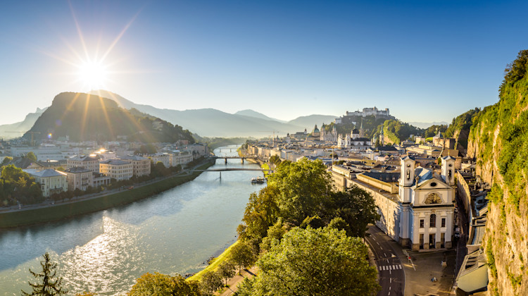 Salzburg mit Mönchsberg, Salzburger Land