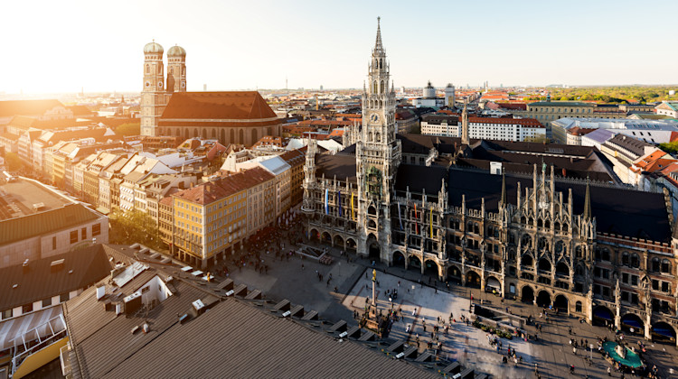 Marienplatz und Altes Rathaus München, Bayern