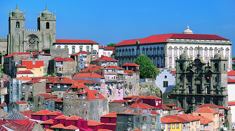 Bischofspalast und Kathedrale von Porto, Region Nord